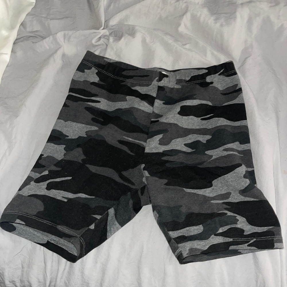 GARAGE camouflage biker shorts